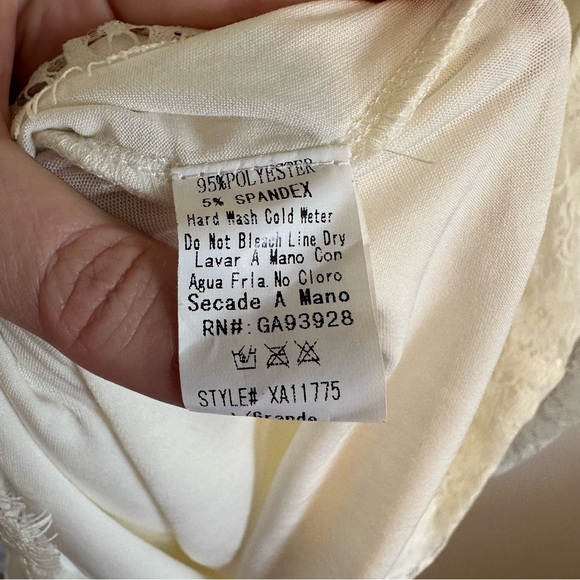 Akira Chicago Red Label White Lace Long Sleeve Low Cut Mini Dress - Picture 3 of 6